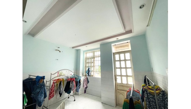 Bán Nhà 4 Tầng Mới Ở Ngay Hẻm Xe Hơi 56m2_4x12 chỉ Hơn 4 tỷ Tô Ngọc Vân Linh Đông Thủ Đức Hiếm Có.